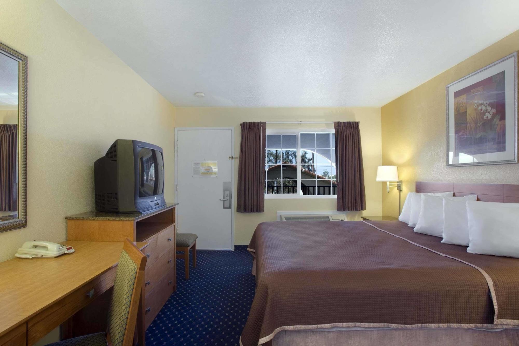 Howard Johnson By Wyndham National City/San Diego South Eksteriør billede